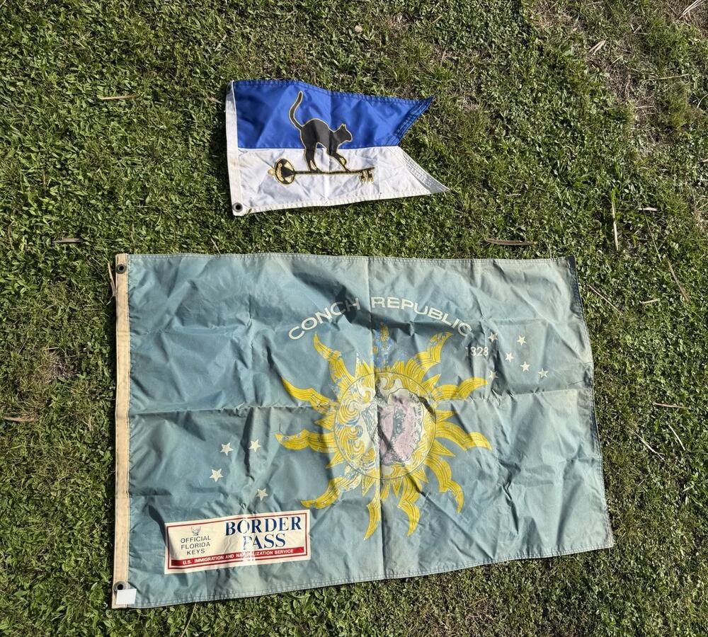 VINTAGE CONCH REPUBLIC AND CAT CAY FLAG - BORDER PATROL STICKER